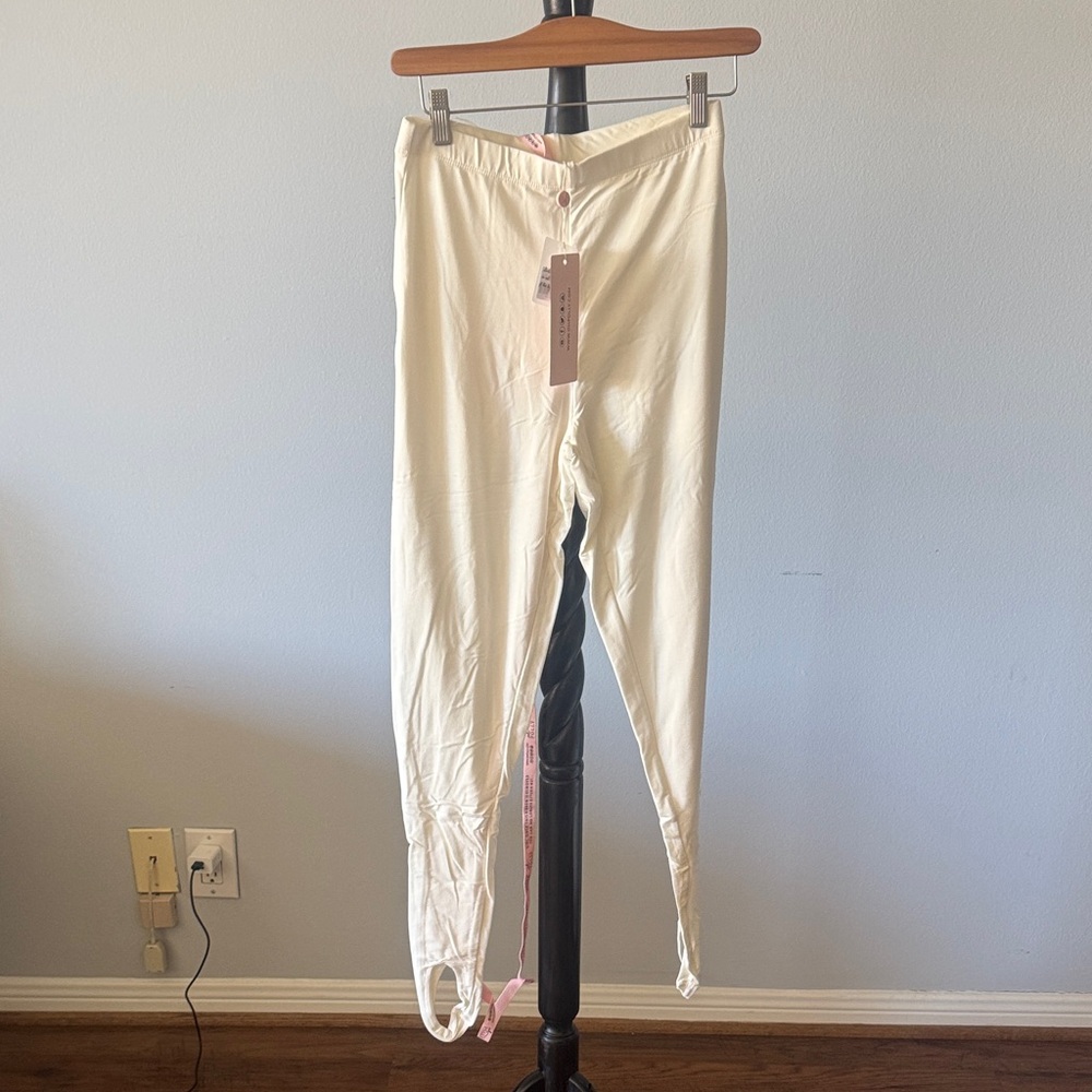 Oh Polly Cream Stirrup Leggings